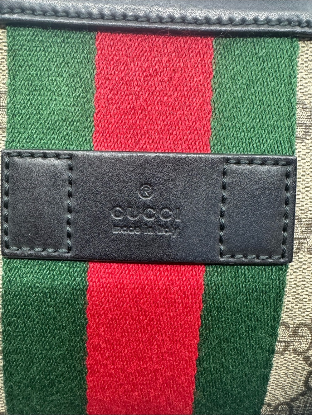 Gucci Beige GG Supreme Canvas Messenger with Green and Red Web Stripe - Picture 2 of 11